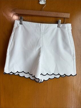 Ann Taylor White Shorts with Black Scallop Trim